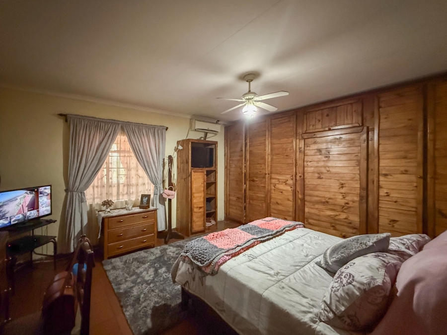 4 Bedroom Property for Sale in De Kroon A H North West